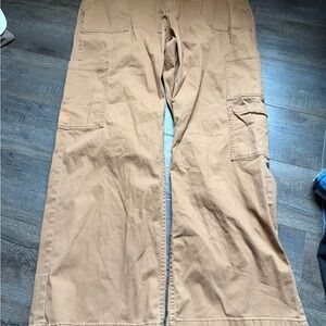 No Boundaries Women's Tan Cargo Pants